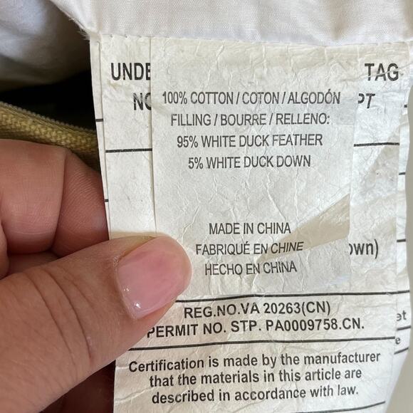 ED Ellen Degeneres Dachshund Dog Accent Throw Pillow 20X20 Tan Embroidered Zip - Picture 10 of 12